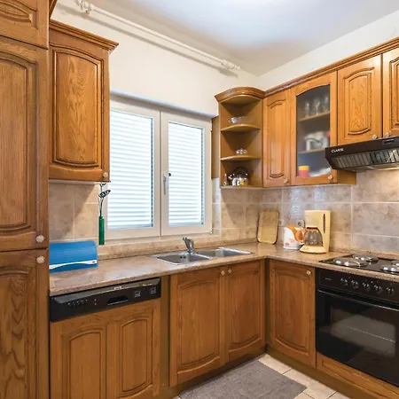 Apartman Stunning In With Kitchen *